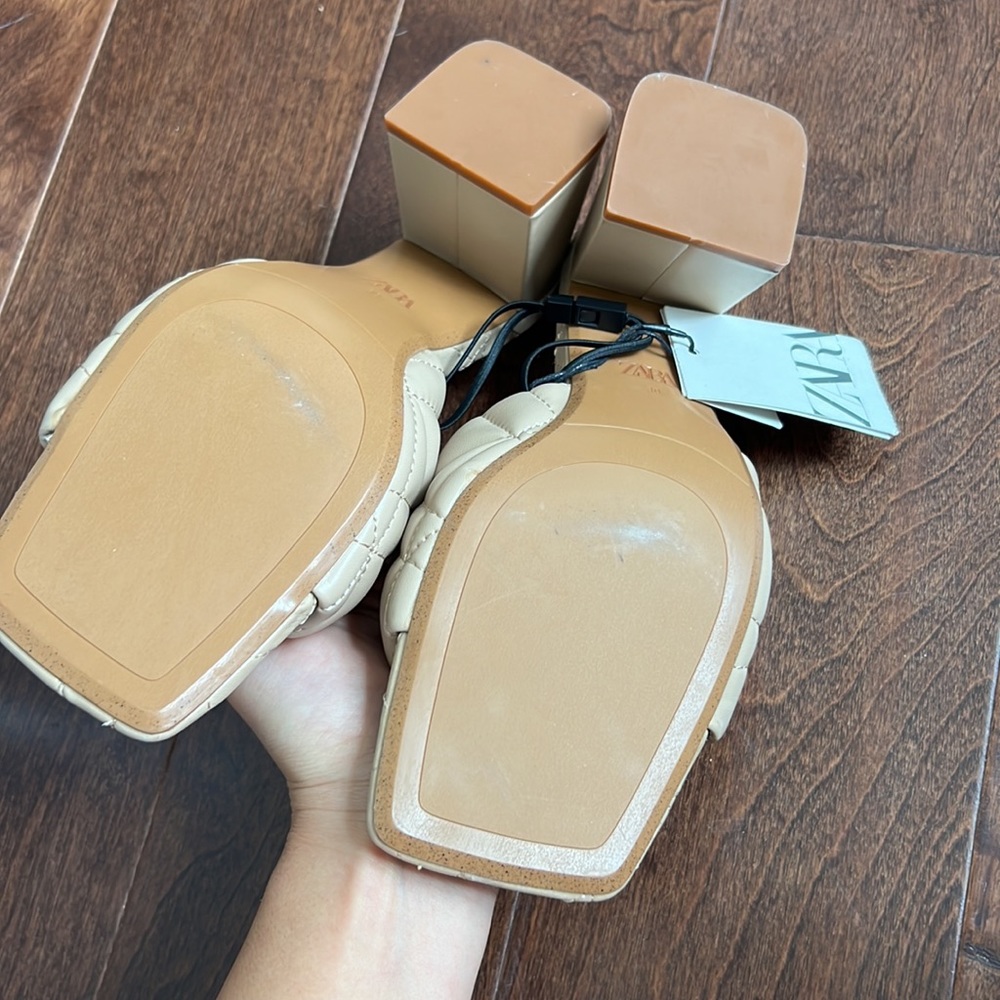 Zara shoes size 38 or US 7.5 - Picture 2 of 4